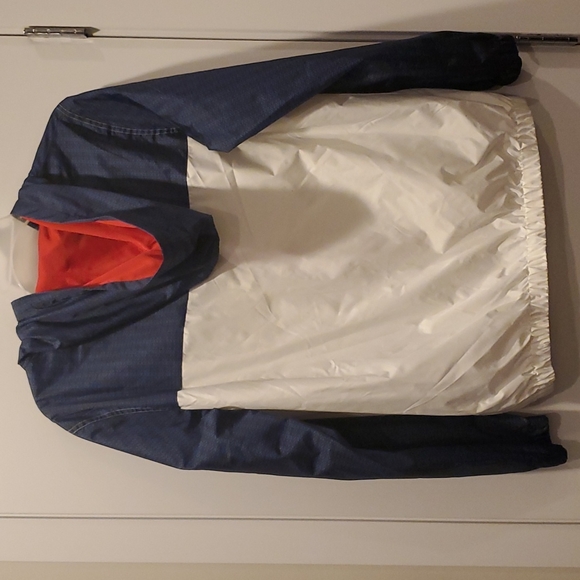 ❤ Marvel 💙 Captain America Windbreaker - Picture 7 of 9